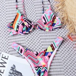 Sz M Geo Print Multicolored Bikini Set